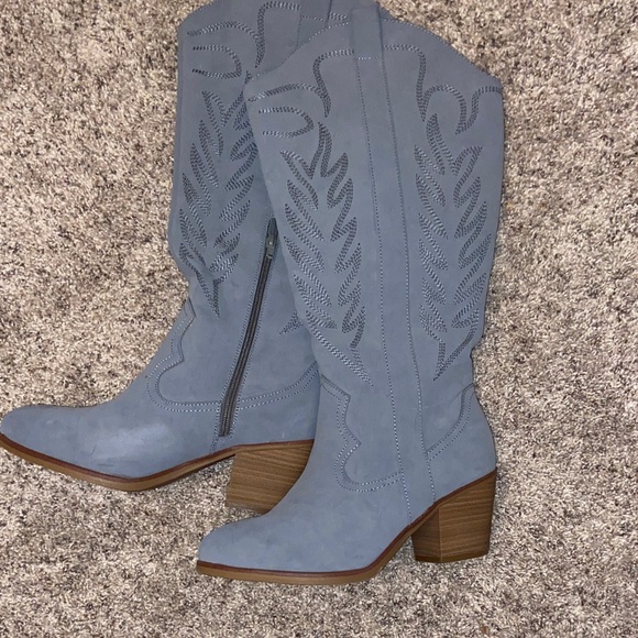 ARULA Blue Heeled Western Boots - Picture 6 of 6